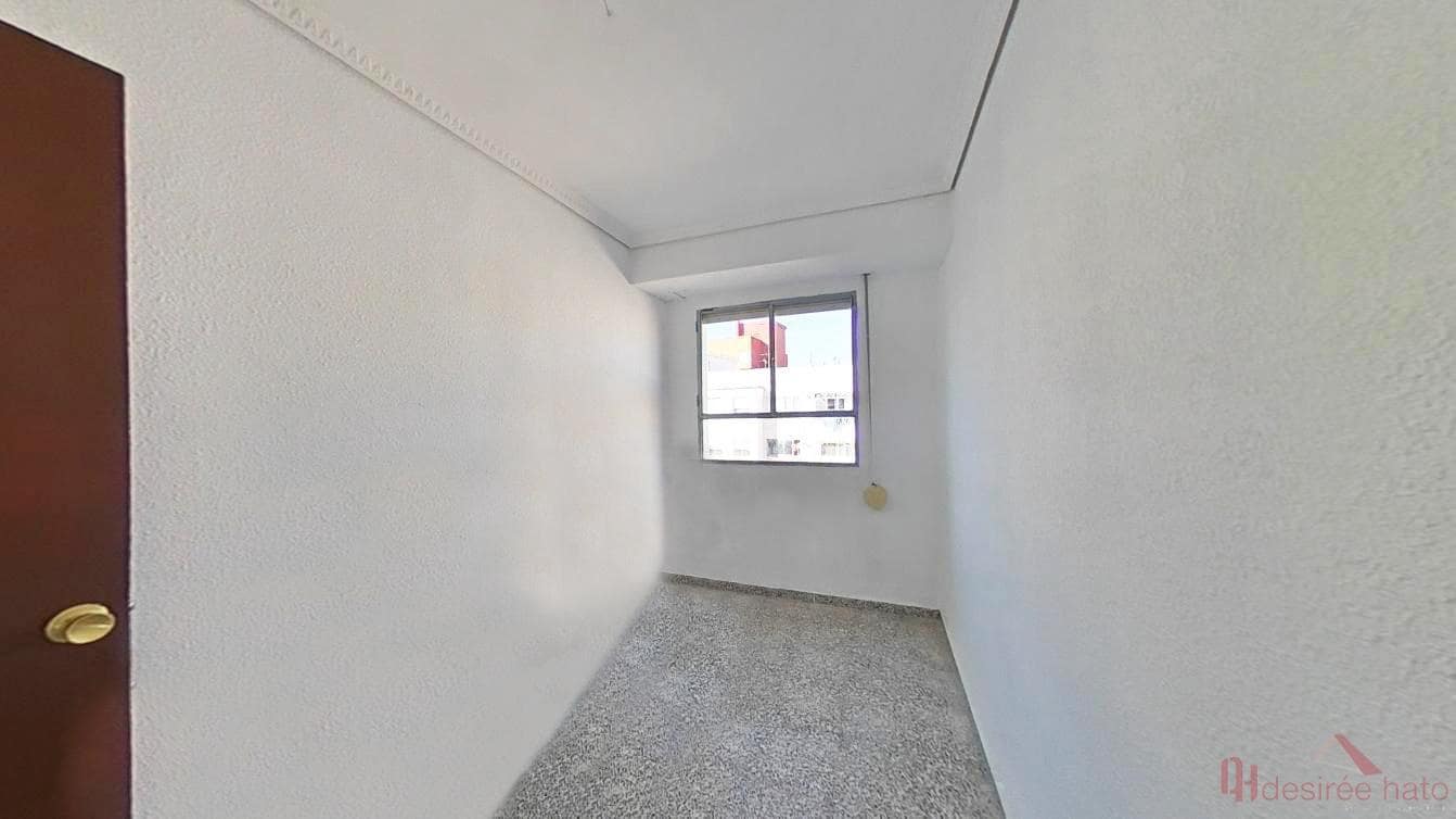 Piso de 3 habitaciones en València ciudad en venta - 199.000 € (Ref: 10075593)
