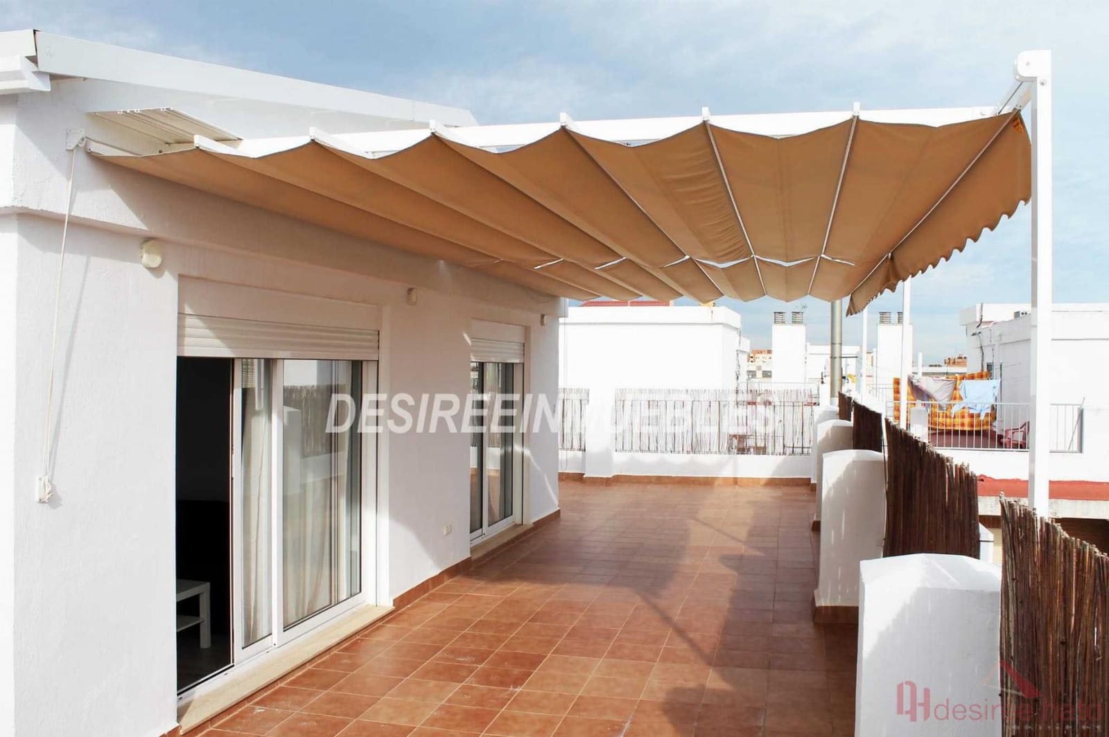 Penthouse de 2 chambres à louer à Valence ville avec garage - 2 000 € (Ref: 10081117)