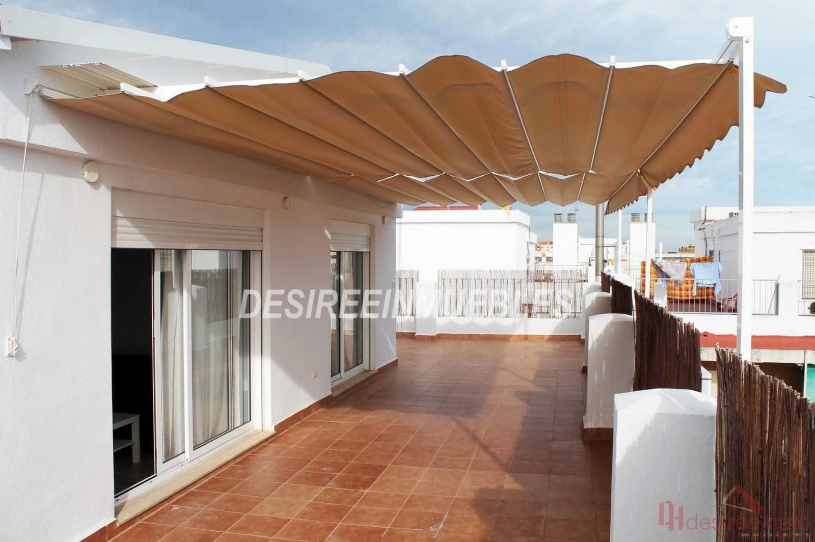 Penthouse de 2 chambres à louer à Valence ville avec garage - 2 000 € (Ref: 10081117)