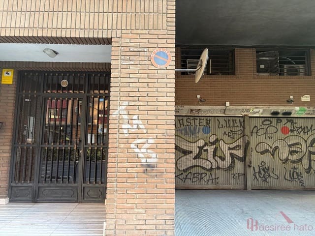 Garage à vendre à Torrefiel, Valence ville - 6 000 € (Ref: 10099171)