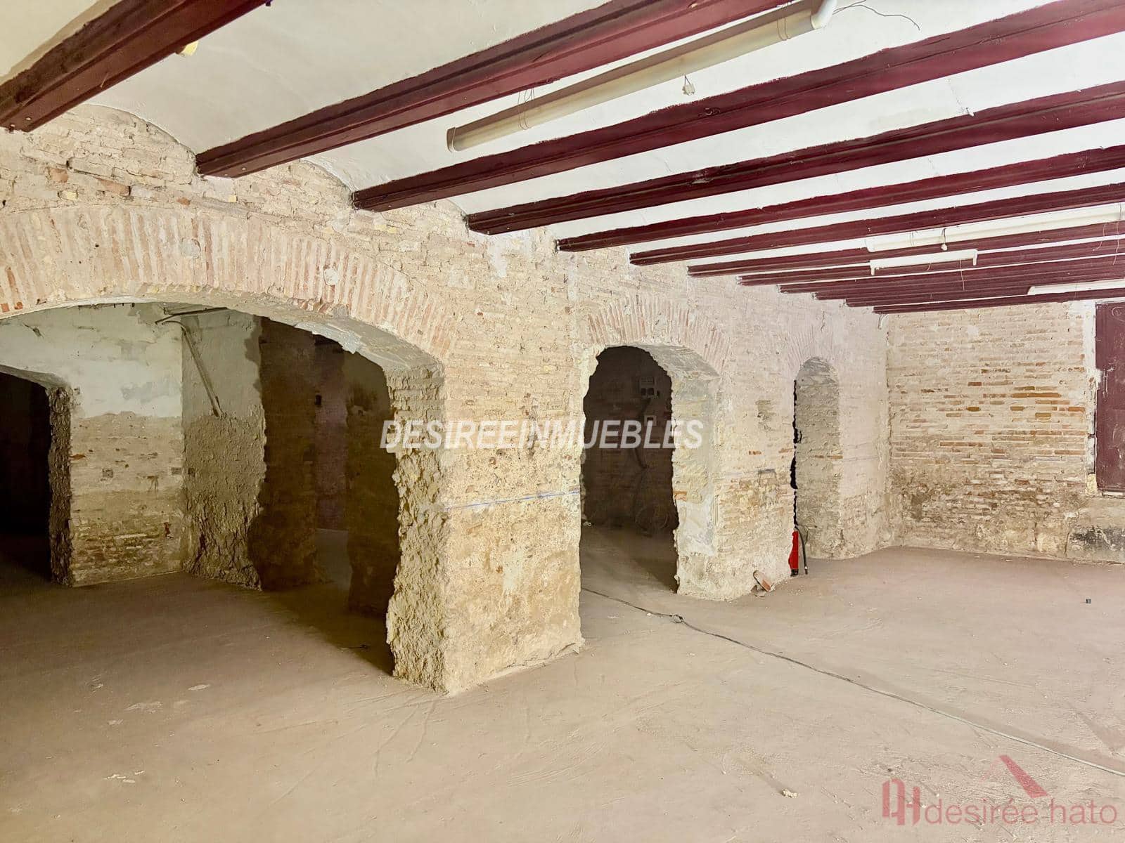 Local Comercial de 1 habitación en València ciudad en venta - 450.000 € (Ref: 10121000)