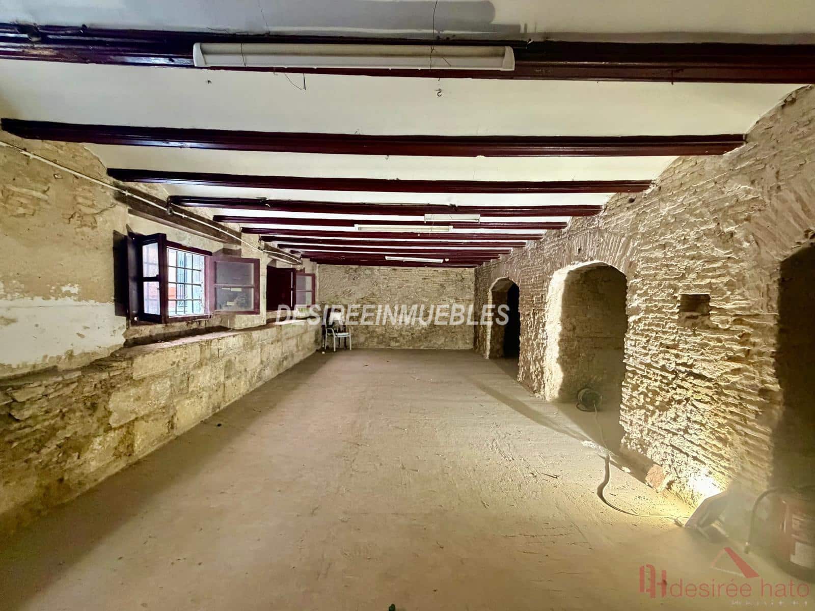 Local Comercial de 1 habitación en València ciudad en venta - 450.000 € (Ref: 10121000)