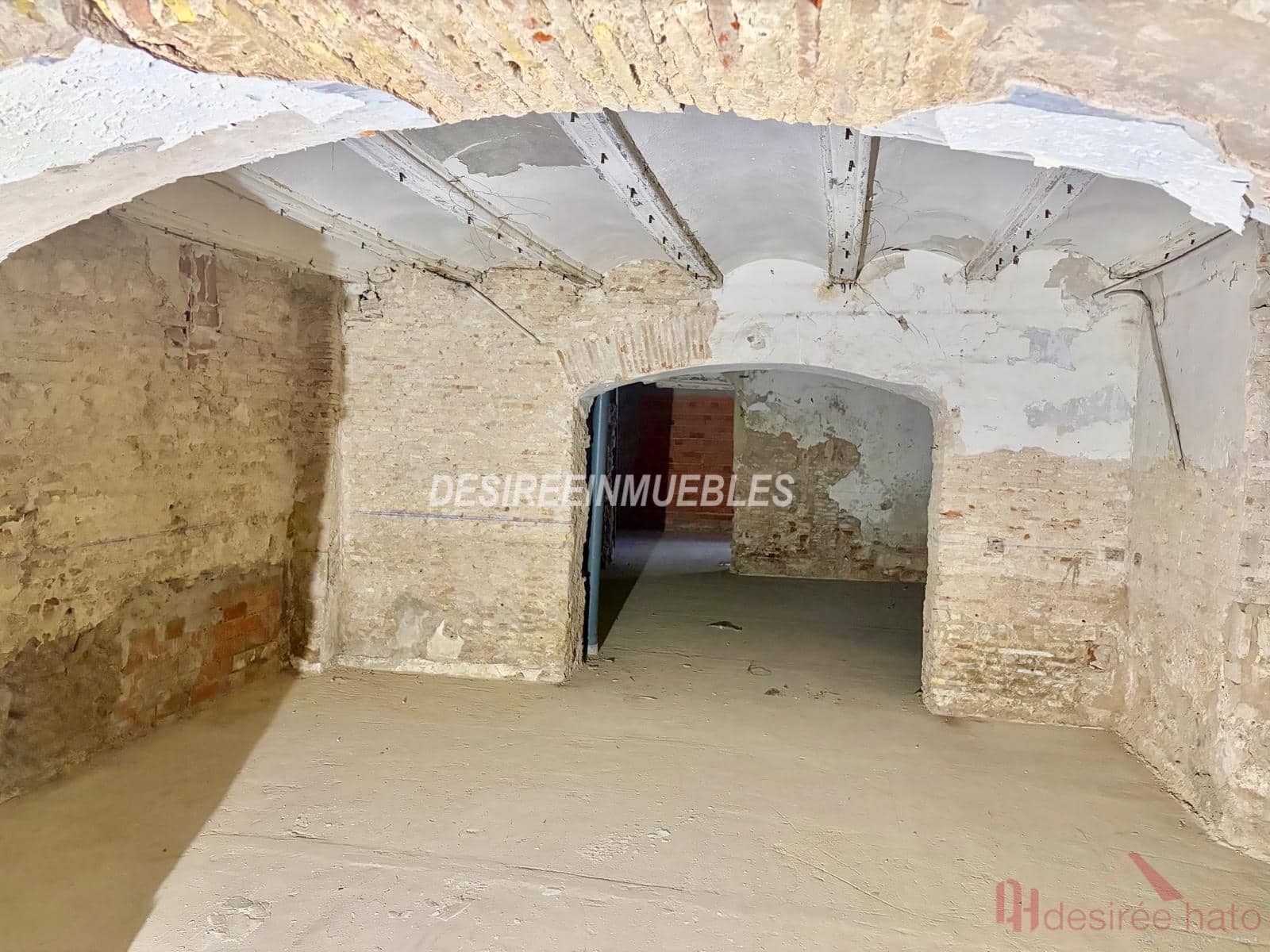 Local Comercial de 1 habitación en València ciudad en venta - 450.000 € (Ref: 10121000)
