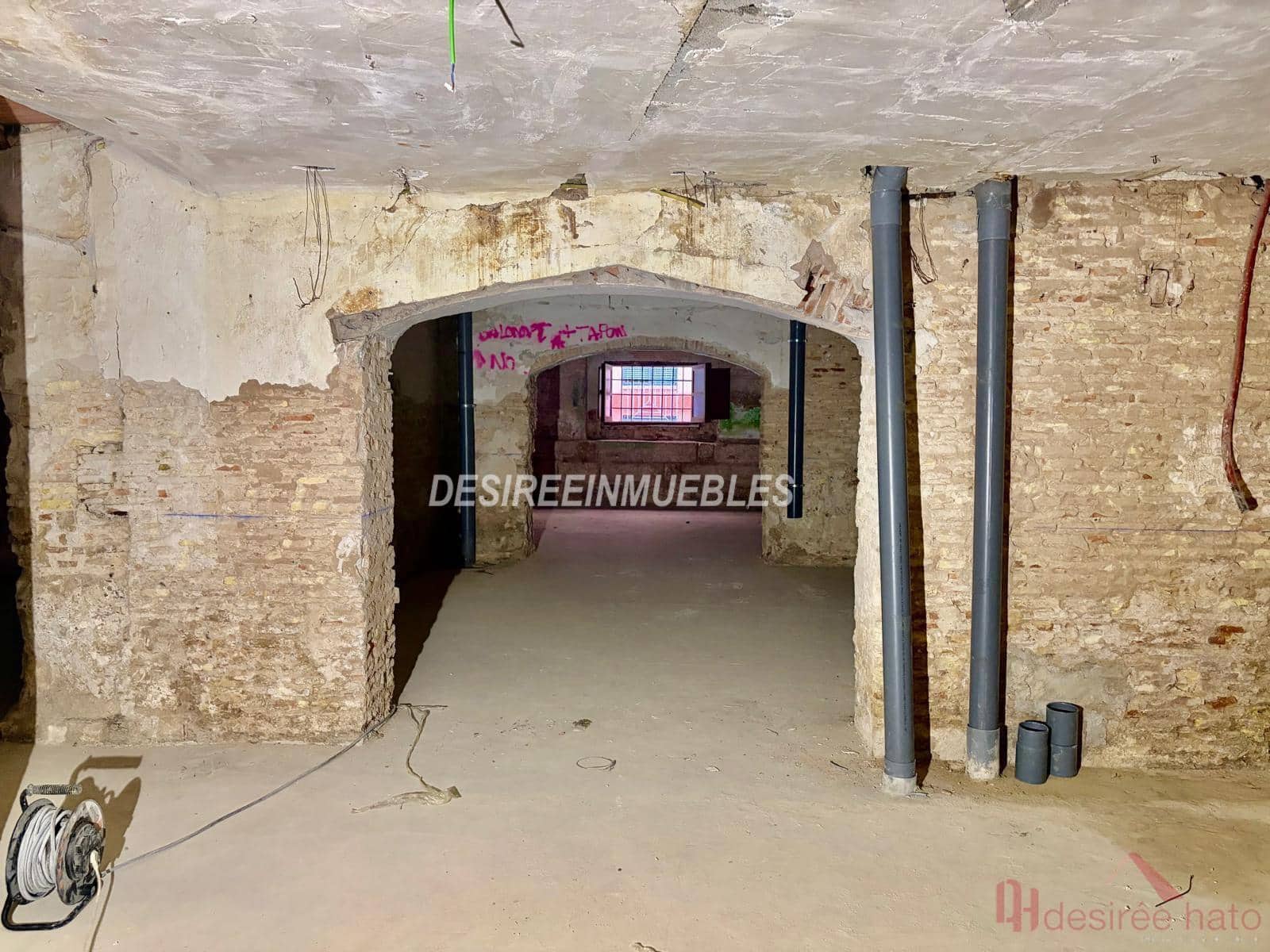 Local Comercial de 1 habitación en València ciudad en venta - 450.000 € (Ref: 10121000)