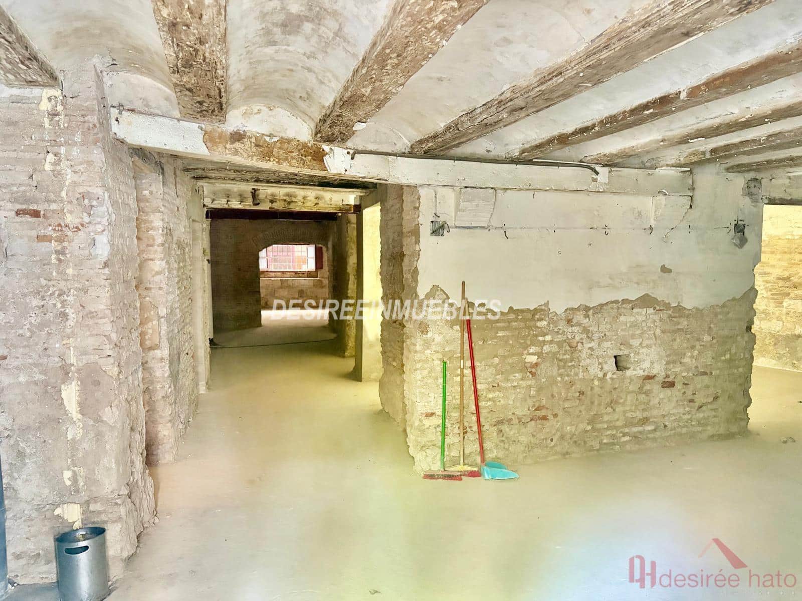 Local Comercial de 1 habitación en València ciudad en venta - 450.000 € (Ref: 10121000)