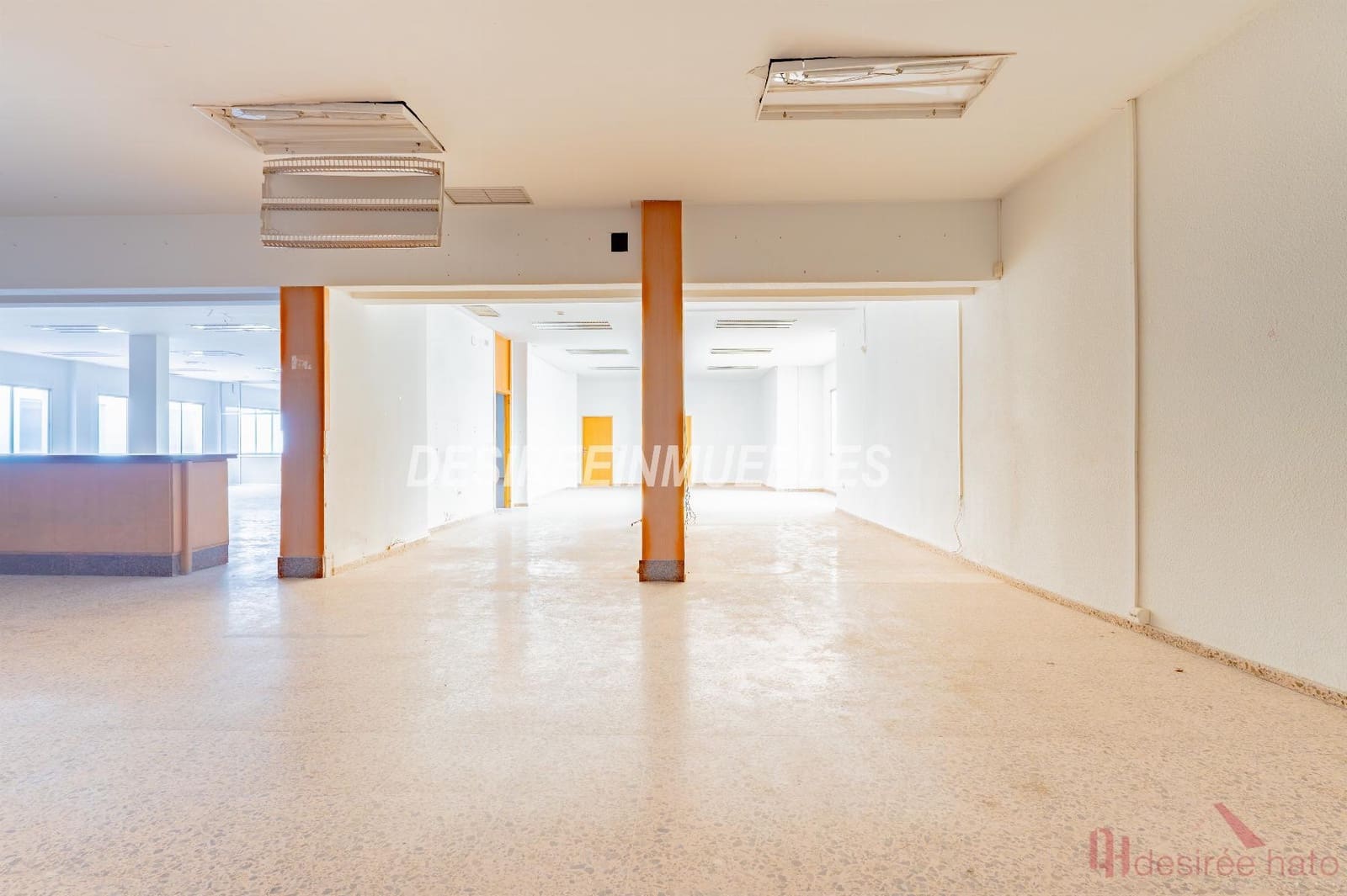1 bedroom Commercial for sale in Moncada - € 543,000 (Ref: 10160655)