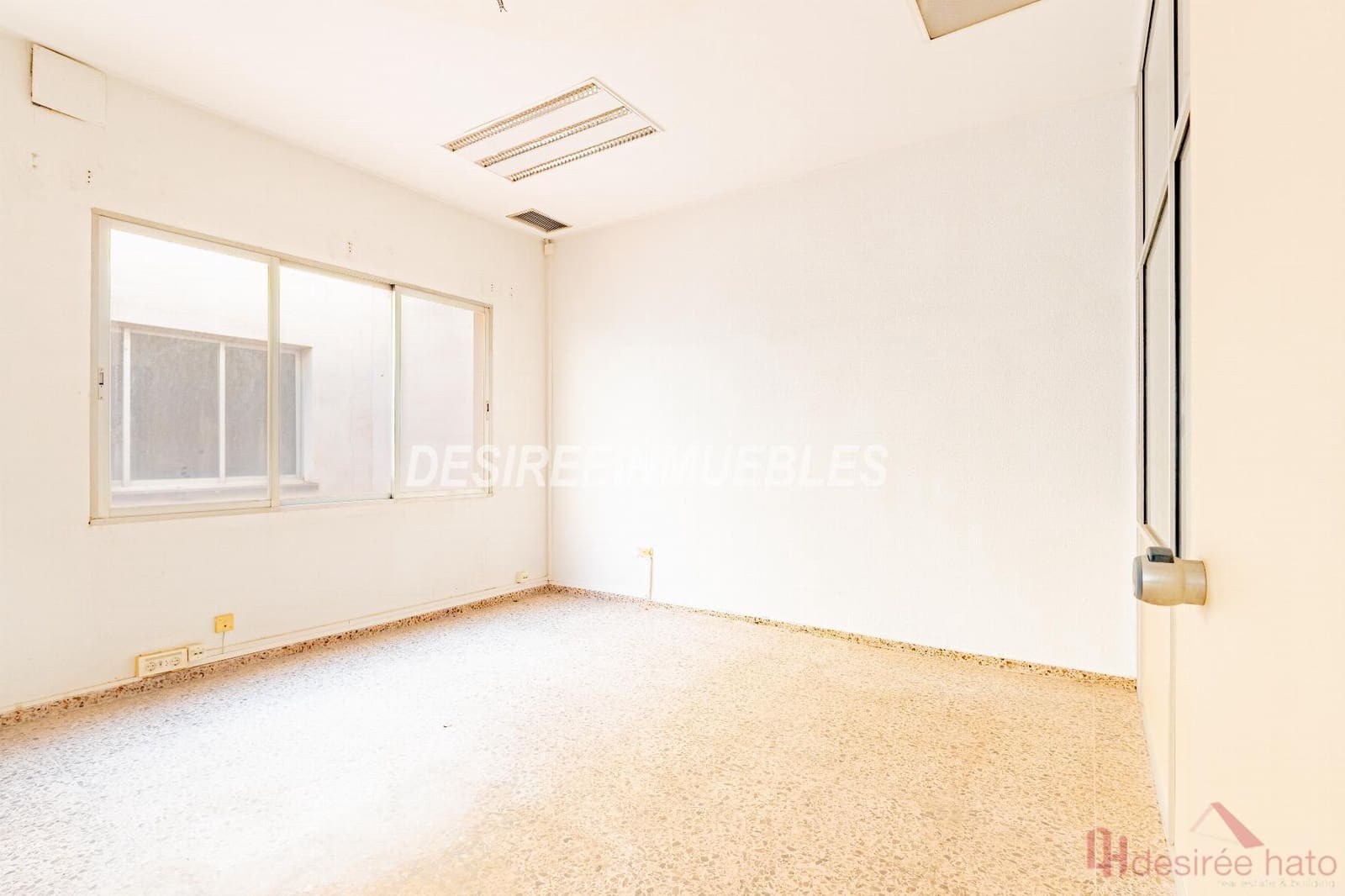 1 bedroom Commercial for sale in Moncada - € 543,000 (Ref: 10160655)