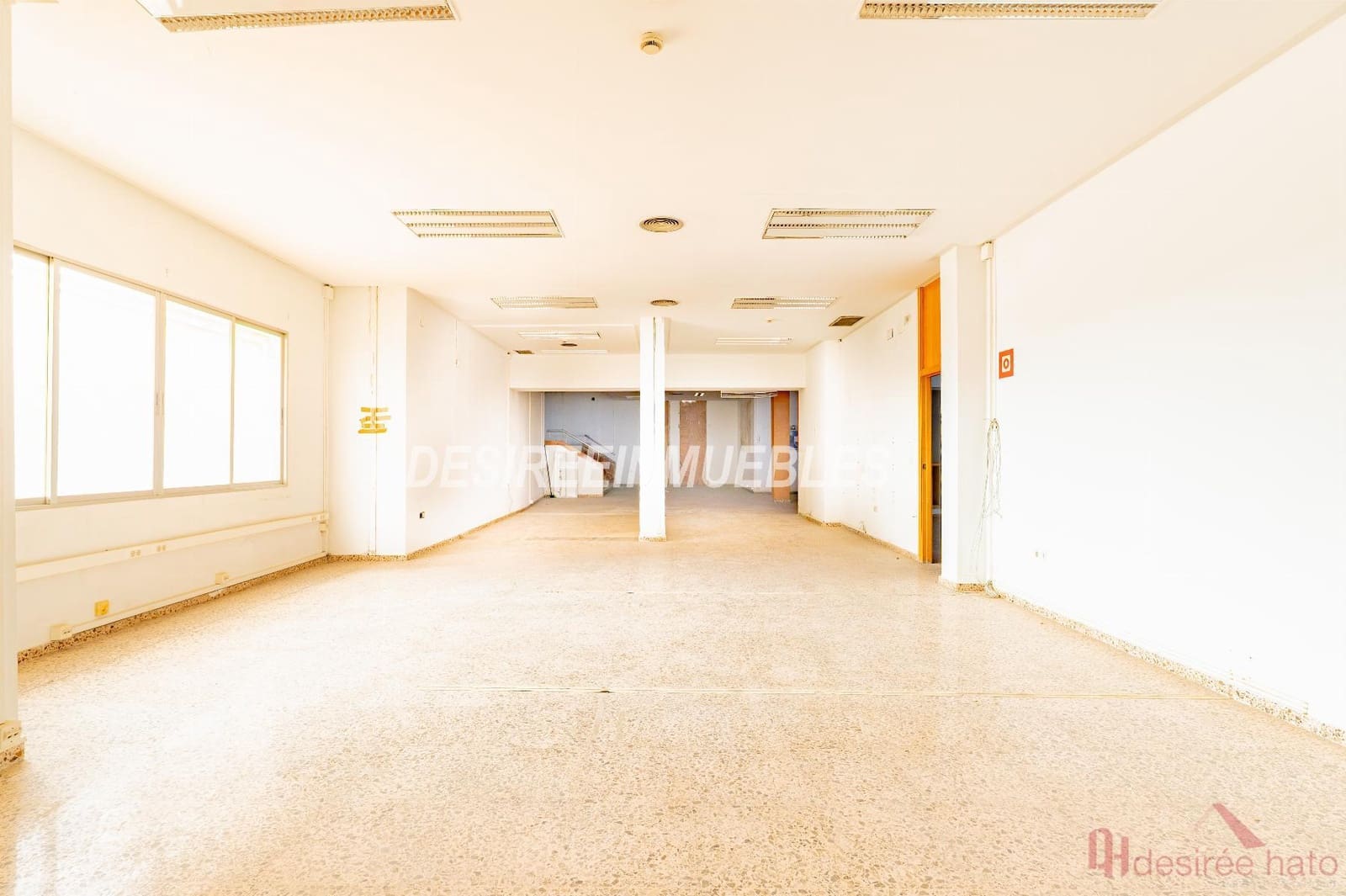 1 bedroom Commercial for sale in Moncada - € 543,000 (Ref: 10160655)