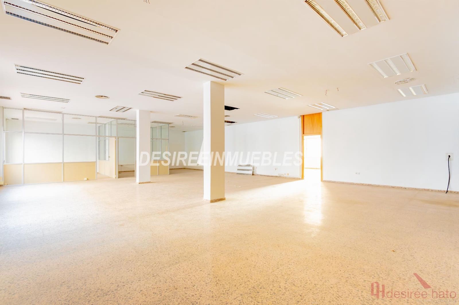 1 bedroom Commercial for sale in Moncada - € 543,000 (Ref: 10160655)