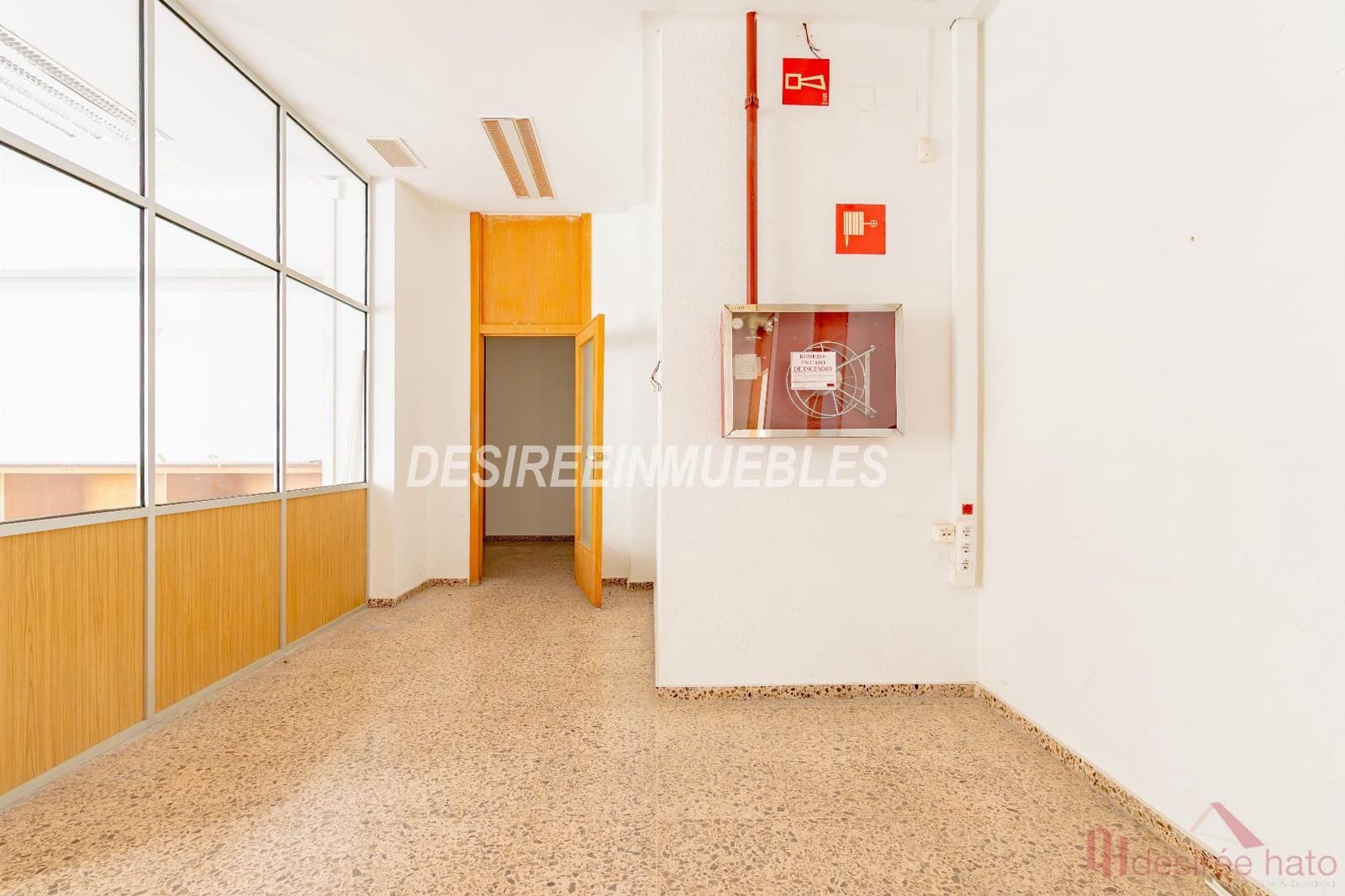 1 bedroom Commercial for sale in Moncada - € 543,000 (Ref: 10160655)