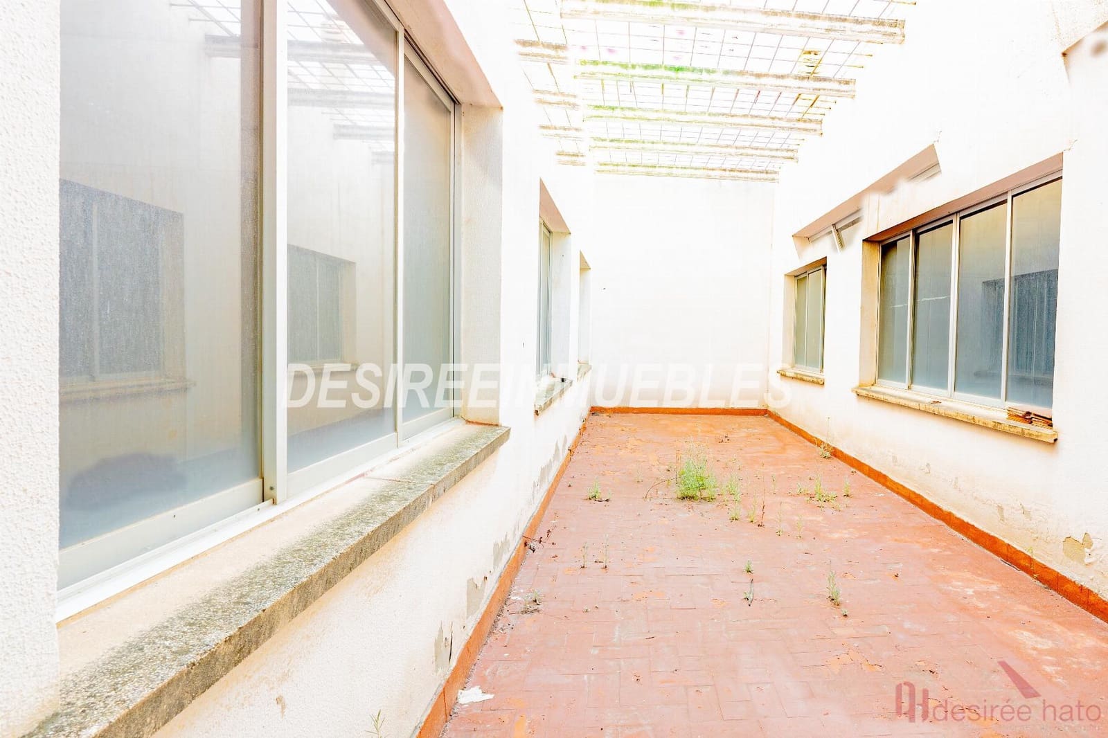 1 bedroom Commercial for sale in Moncada - € 543,000 (Ref: 10160655)