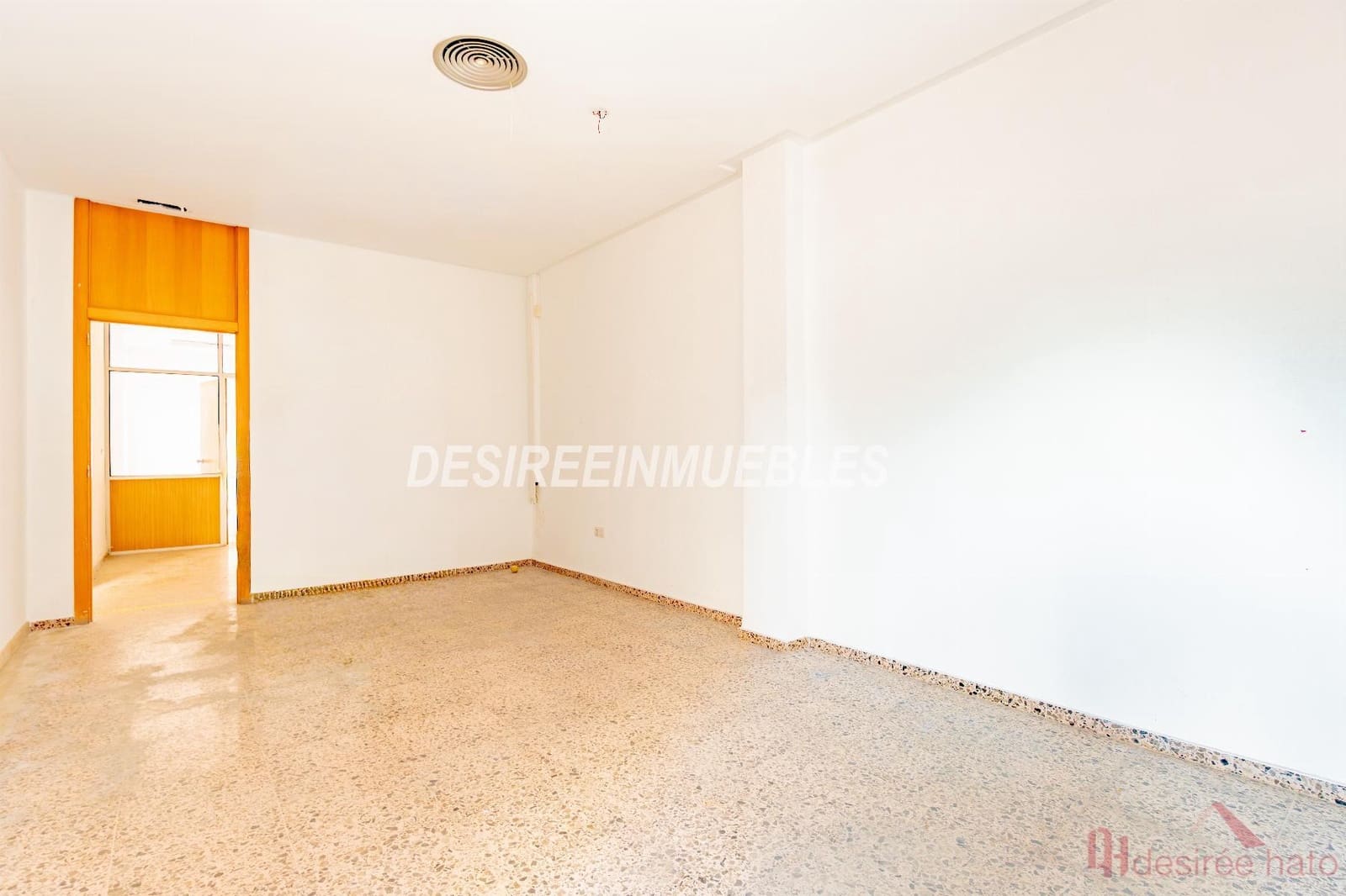 1 bedroom Commercial for sale in Moncada - € 543,000 (Ref: 10160655)