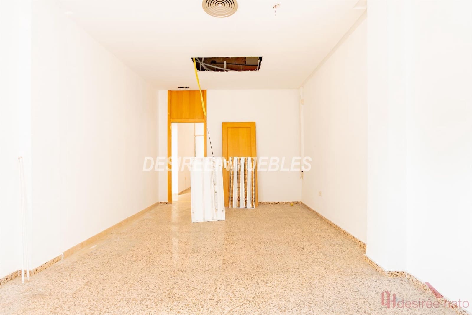1 bedroom Commercial for sale in Moncada - € 543,000 (Ref: 10160655)