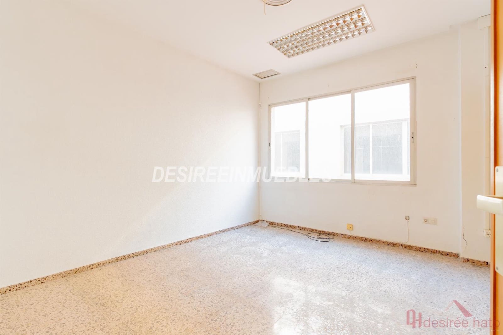 1 bedroom Commercial for sale in Moncada - € 543,000 (Ref: 10160655)