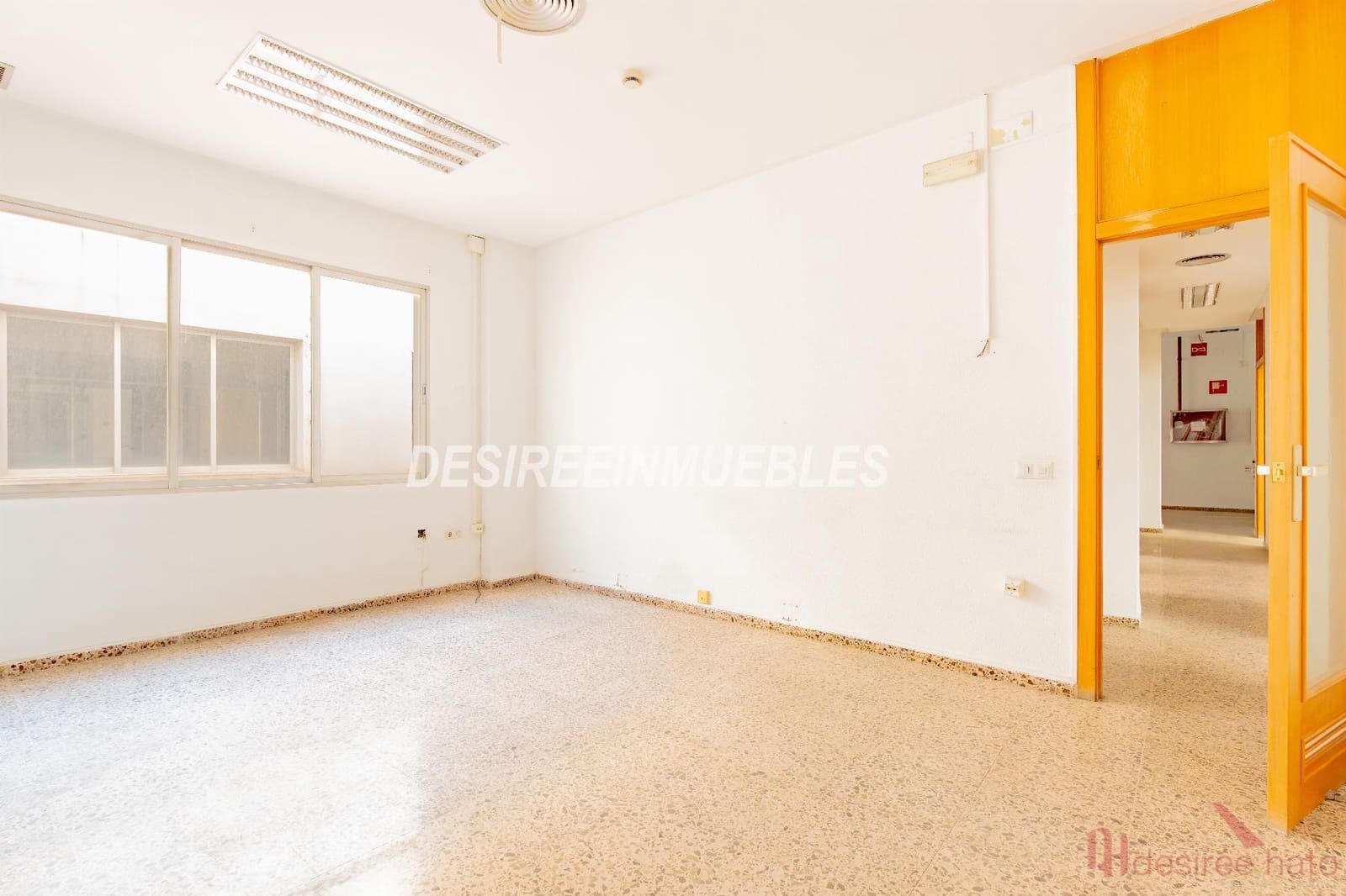 1 bedroom Commercial for sale in Moncada - € 543,000 (Ref: 10160655)