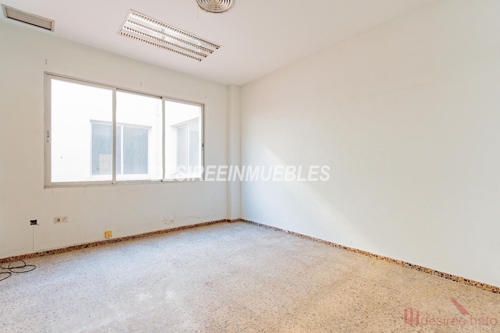 1 bedroom Commercial for sale in Moncada - € 543,000 (Ref: 10160655)