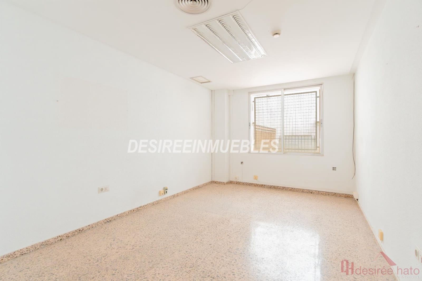 1 bedroom Commercial for sale in Moncada - € 543,000 (Ref: 10160655)