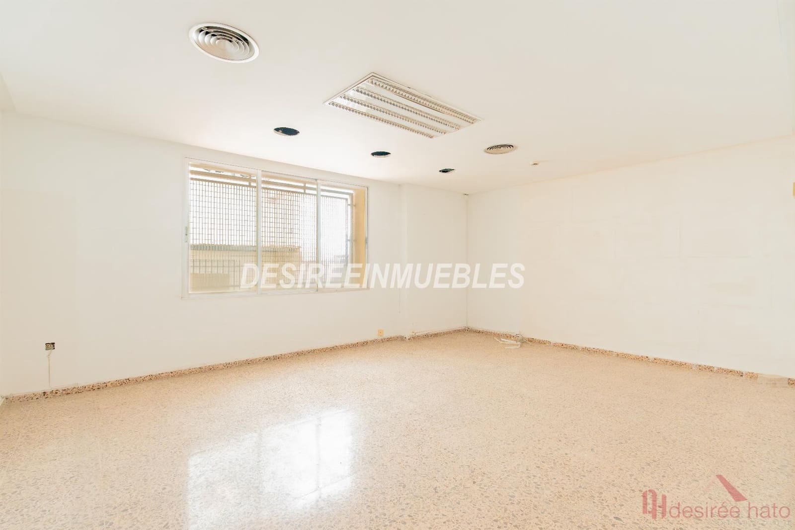 1 bedroom Commercial for sale in Moncada - € 543,000 (Ref: 10160655)