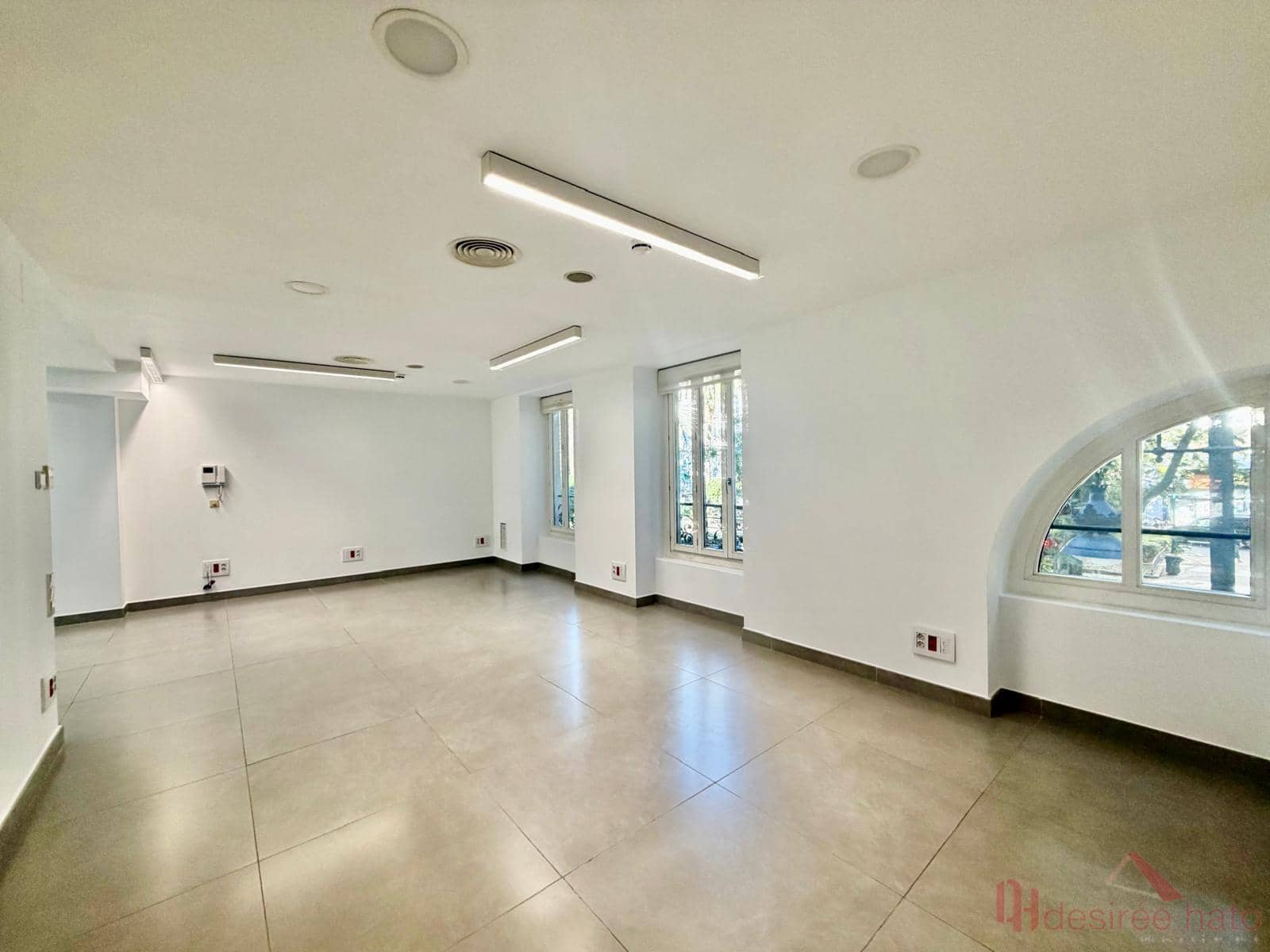Office for rent in Valencia city - € 4,000 (Ref: 10163777)