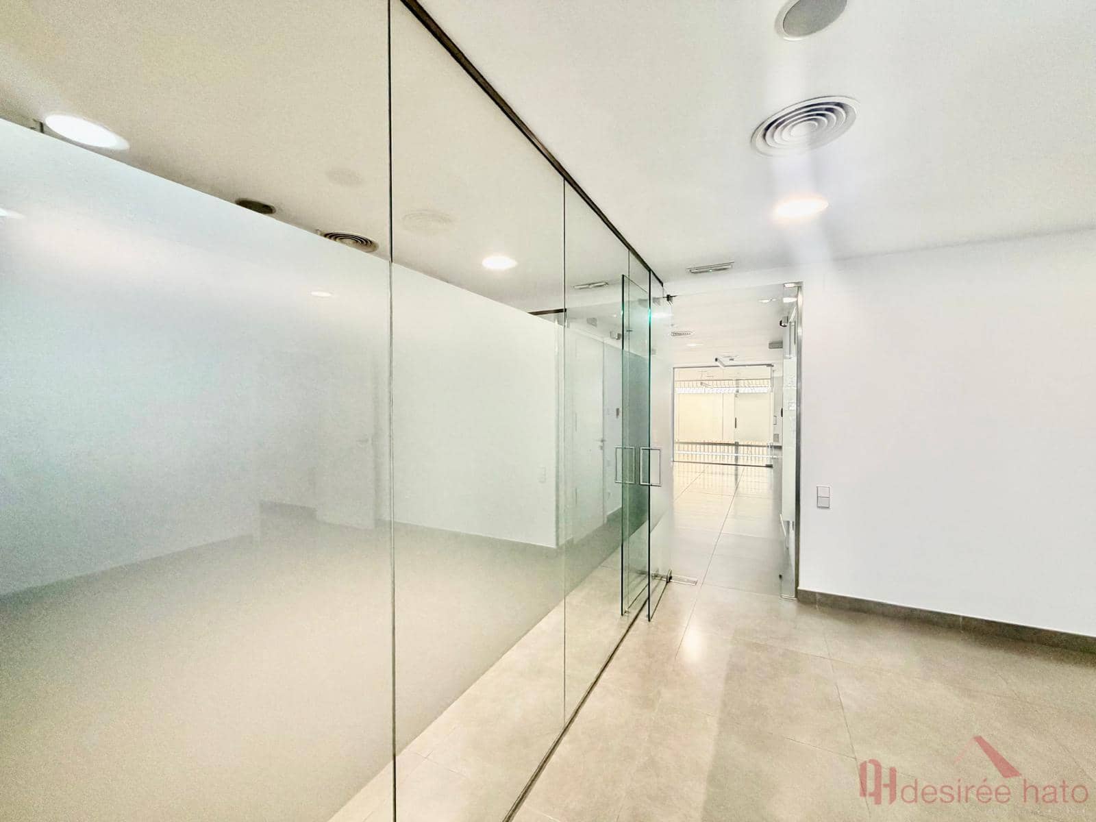 Office for rent in Valencia city - € 4,000 (Ref: 10163777)