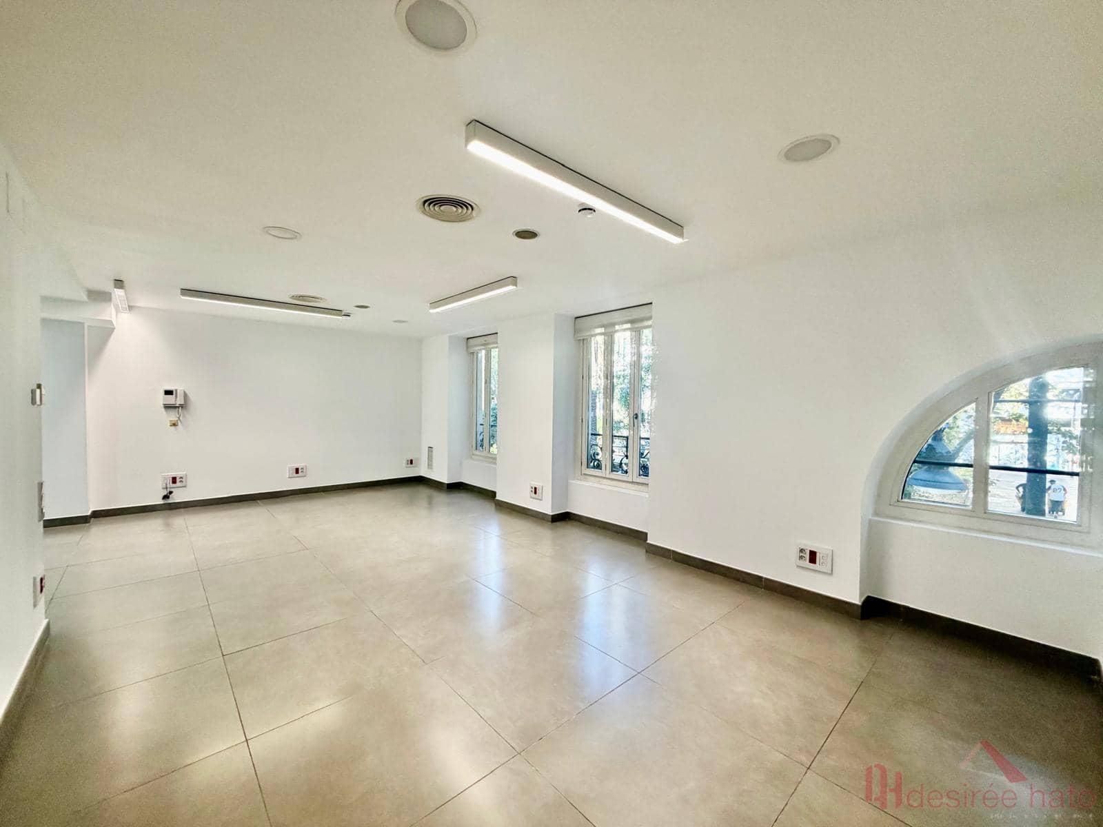 Office for rent in Valencia city - € 4,000 (Ref: 10163777)