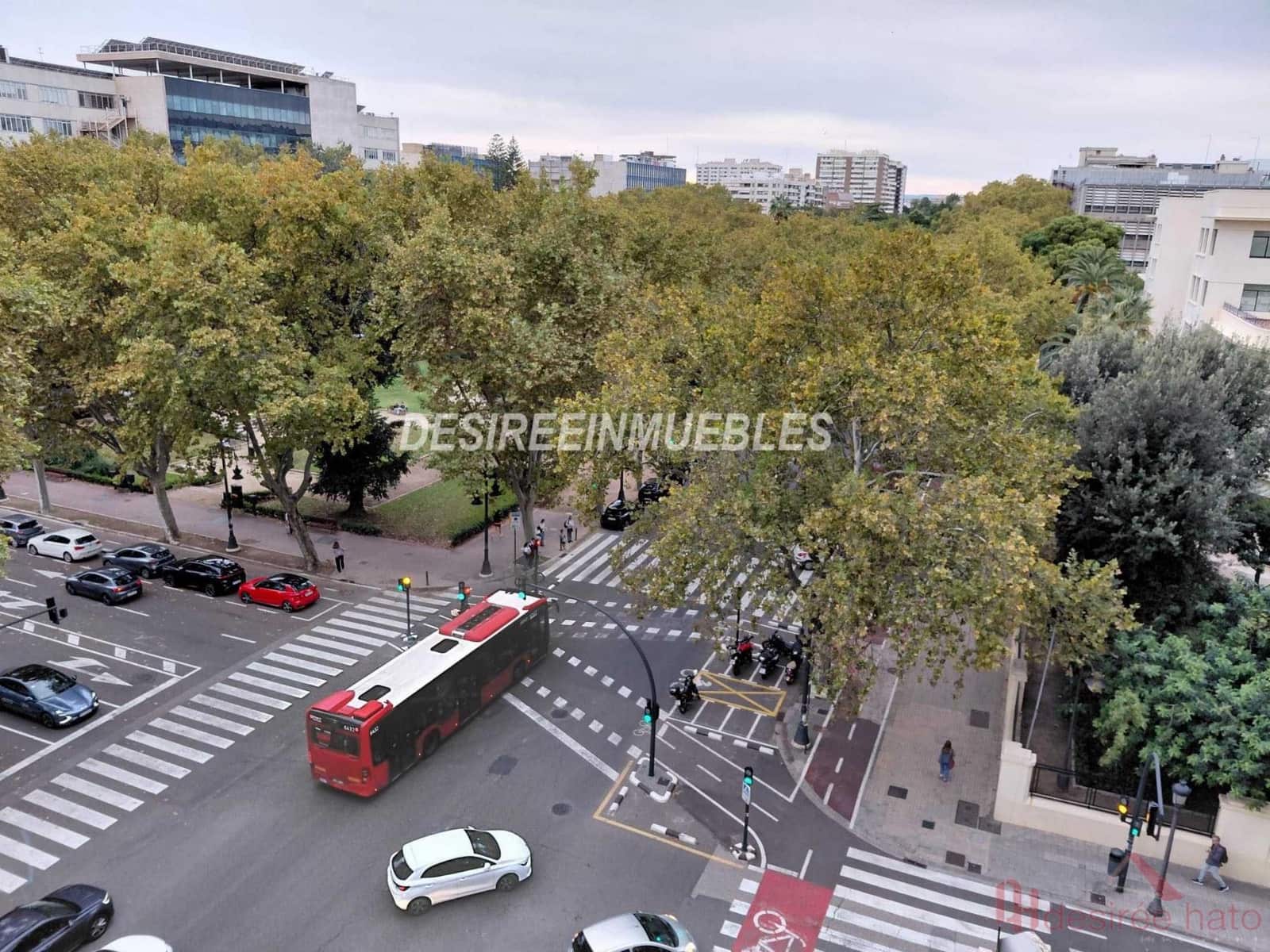 Piso de 3 habitaciones en València ciudad en venta con garaje - 850.000 € (Ref: 10167887)