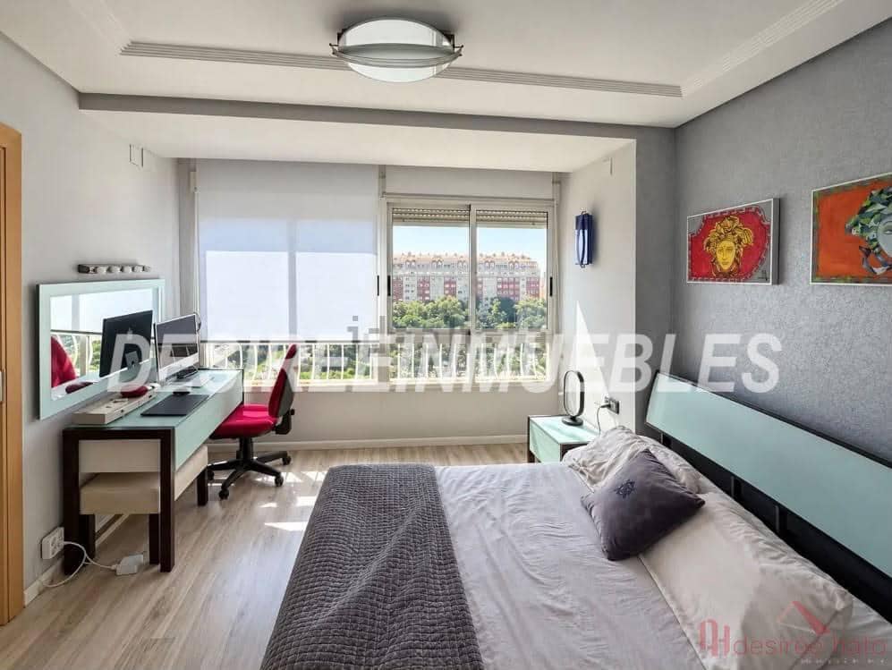Piso de 3 habitaciones en València ciudad en venta con garaje - 535.000 € (Ref: 10184847)