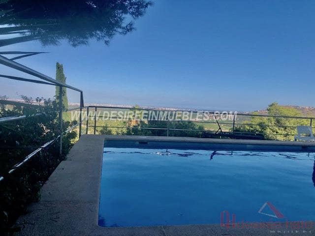 5 soveværelse Villa til salg i Chiva med swimmingpool garage - € 940.000 (Ref: 7568926)