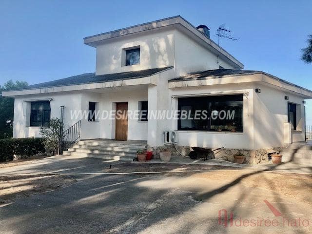 5 soveværelse Villa til salg i Chiva med swimmingpool garage - € 940.000 (Ref: 7568926)