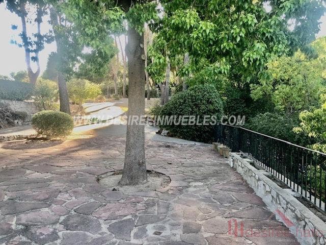 5 soveværelse Villa til salg i Chiva med swimmingpool garage - € 940.000 (Ref: 7568926)