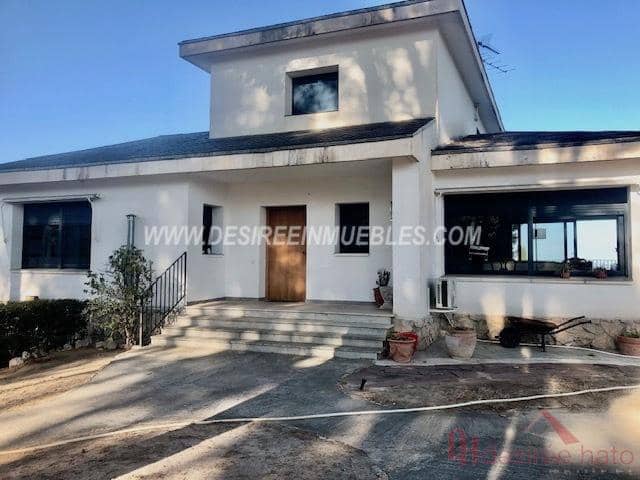 5 soveværelse Villa til salg i Chiva med swimmingpool garage - € 940.000 (Ref: 7568926)