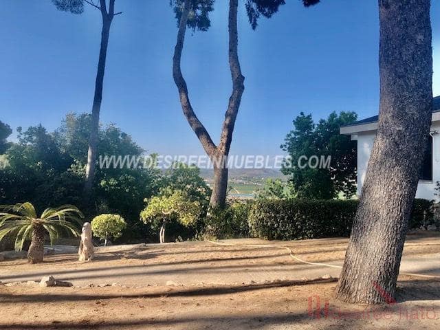 5 soveværelse Villa til salg i Chiva med swimmingpool garage - € 940.000 (Ref: 7568926)