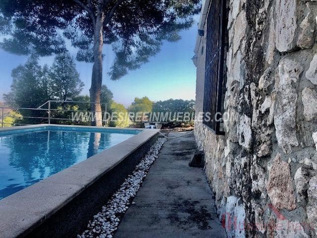 5 soveværelse Villa til salg i Chiva med swimmingpool garage - € 940.000 (Ref: 7568926)