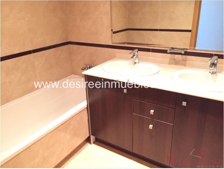 2 slaapkamer Flat te huur in Valencia stad met zwembad garage - € 1.500 (Ref: 7568985)