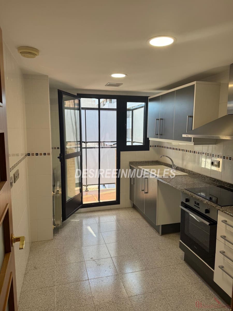 2 bedroom Flat for rent in Valencia city with pool garage - € 1,500 (Ref: 7568985)