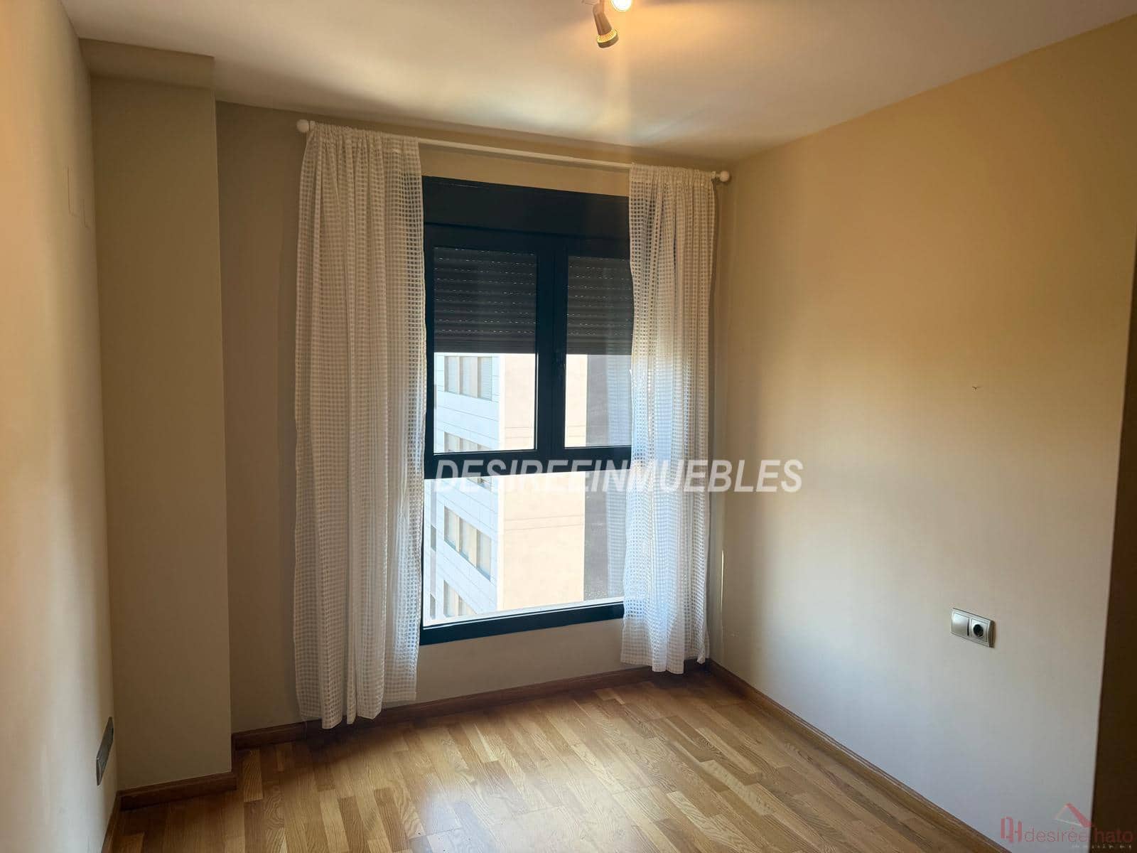 2 bedroom Flat for rent in Valencia city with pool garage - € 1,500 (Ref: 7568985)