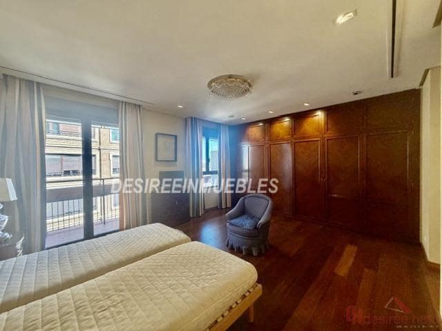 Piso de 3 habitaciones en València ciudad en venta - 1.200.000 € (Ref: 7576041)