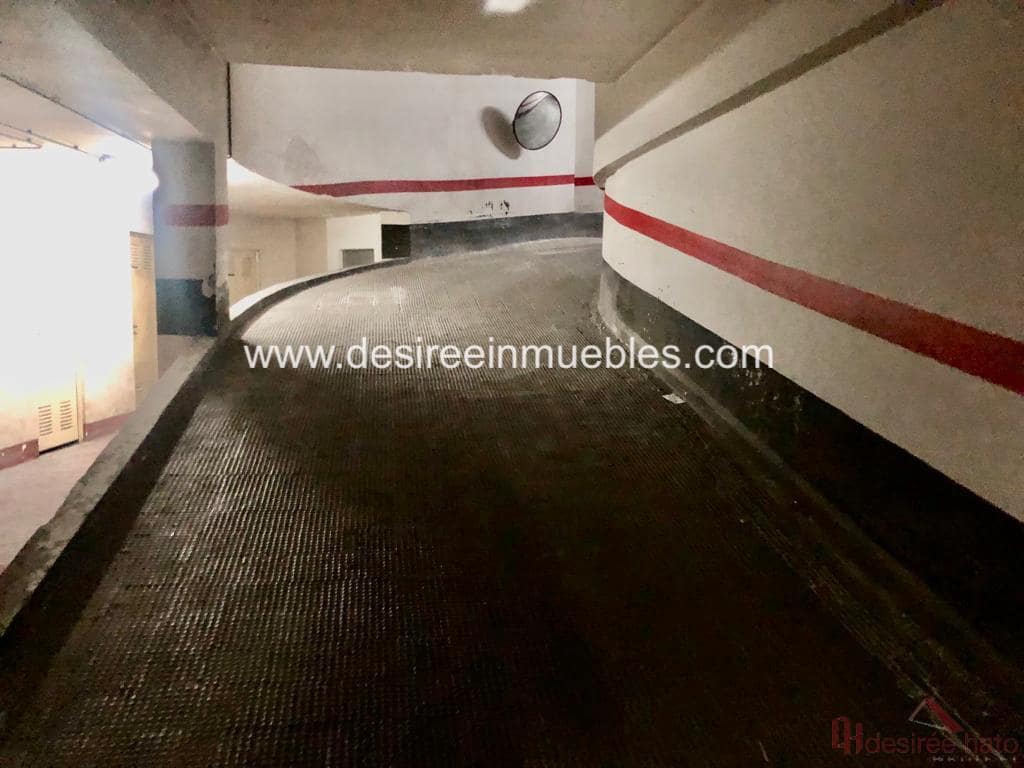 Garage til salg i Valencia by - € 70.000 (Ref: 7979461)