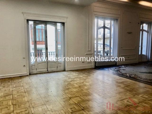 5 makuuhuone Toimisto vuokrattavana paikassa La Xerea, Valencia kaupunki - 6 000 € (Ref: 8012308)