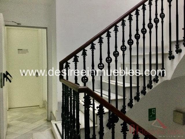 6 bedroom Office for rent in La Gran Via, Valencia city - € 1,900 (Ref: 8063513)