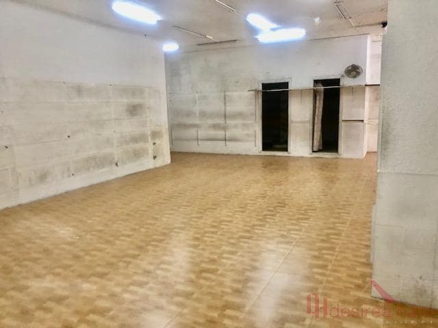 1 soverom Kommersiell til leie i Valencia by - € 1 390 (Ref: 8305121)