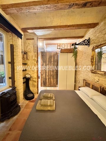 Appartement de 2 chambres à louer à El Mercat, Valence ville - 2 080 € (Ref: 8780877)
