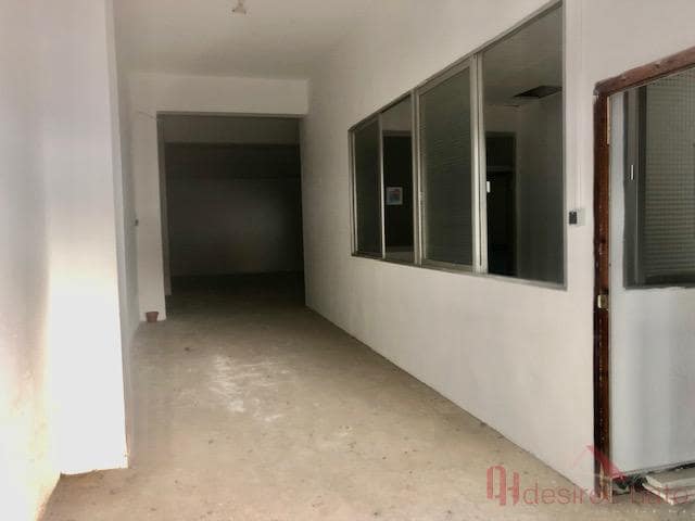 1 bedroom Commercial for sale in Els Orriols, Valencia city - € 140,000 (Ref: 8782567)