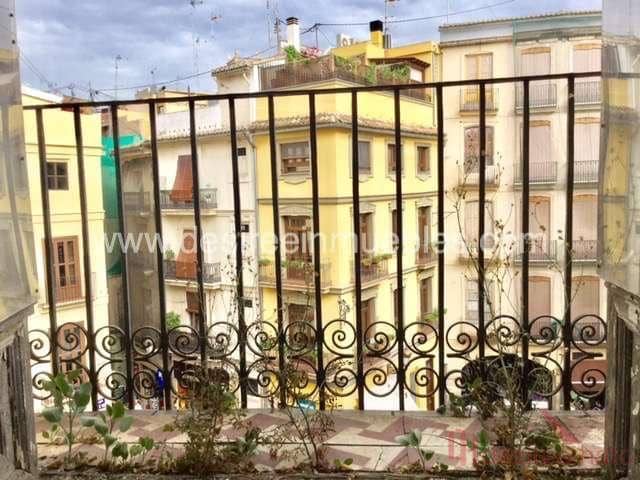 Commercial for sale in La Seu, Valencia city - € 700,000 (Ref: 8788814)