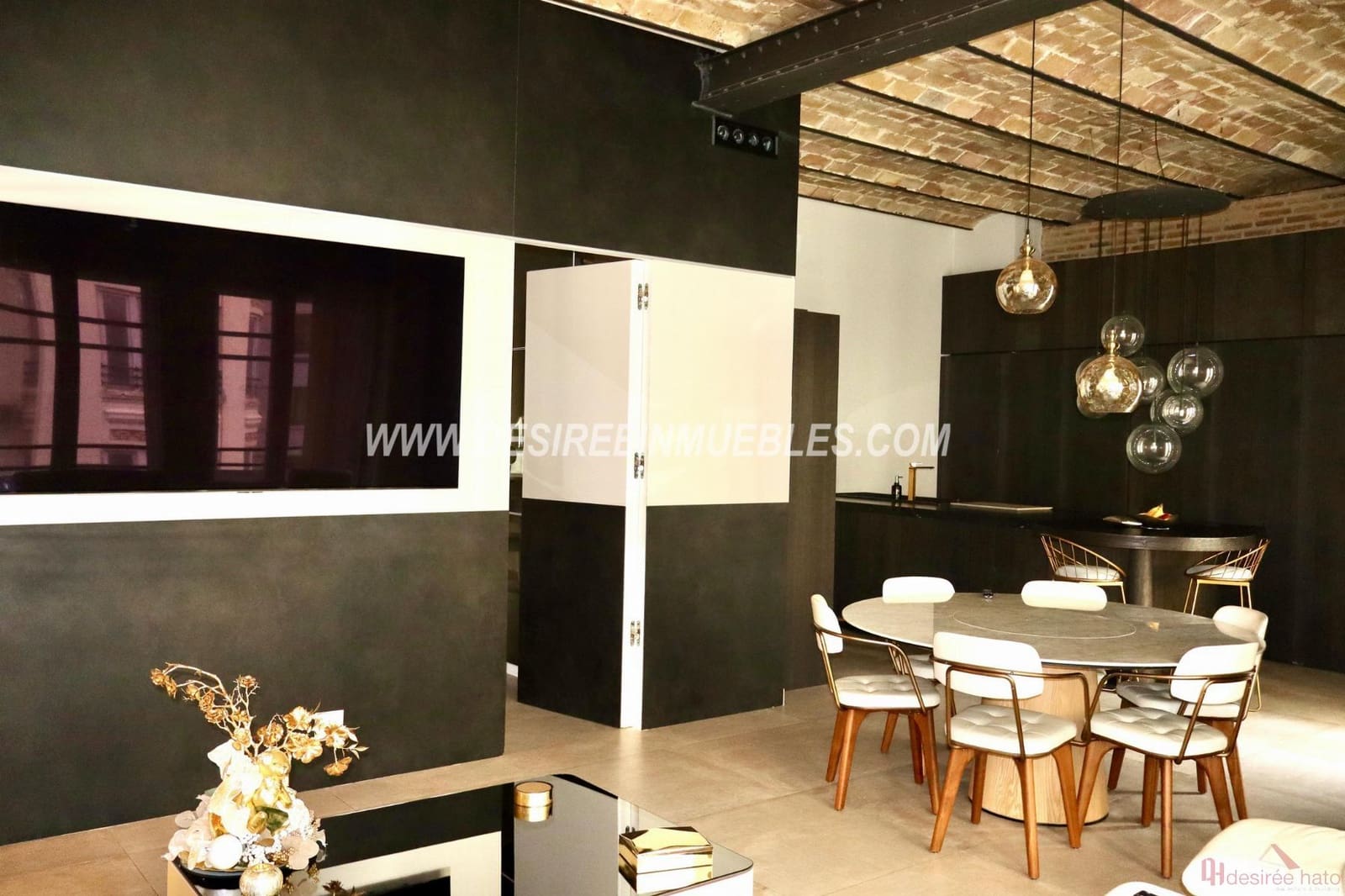 4 bedroom Flat for sale in Valencia city with garage - € 1,400,000 (Ref: 8873441)