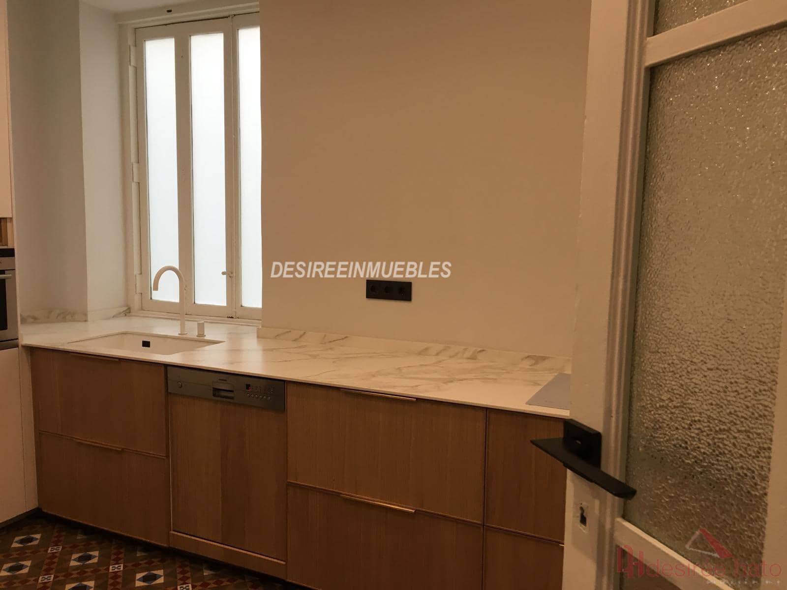 5 slaapkamer Kantoor te huur in Valencia stad - € 3.500 (Ref: 8949882)