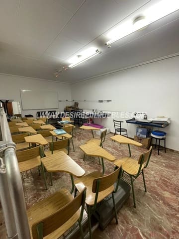 5 bedroom Commercial for sale in Benicalap, Valencia city - € 260,000 (Ref: 9142410)