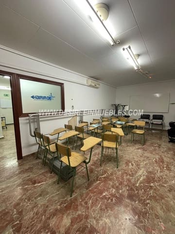 5 bedroom Commercial for sale in Benicalap, Valencia city - € 260,000 (Ref: 9142410)