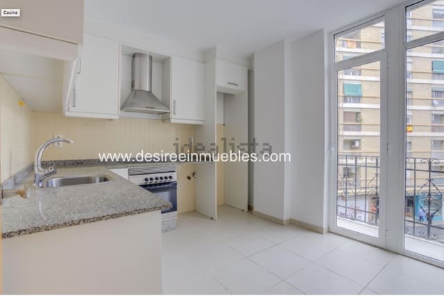 3 soveværelse Lejlighed til leje i Mont-Olivet, Valencia by - € 1.200 (Ref: 9144696)