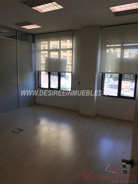 Bureau de 7 chambres à louer à Valence ville - 1 700 € (Ref: 9216610)